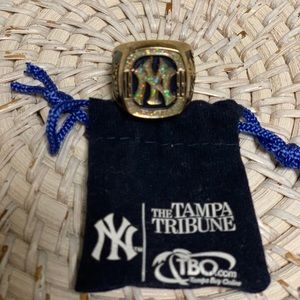 NY Yankees Replica World Series Ring - 1999